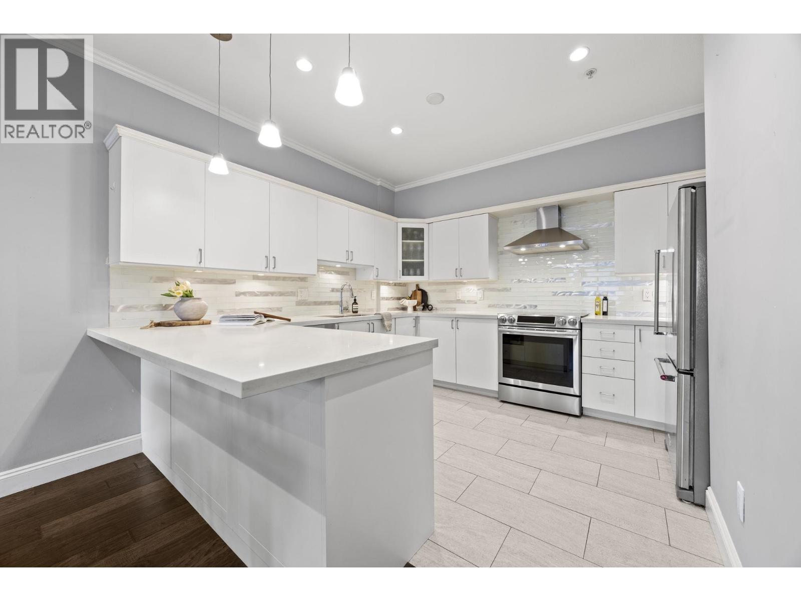 103 121 Shoreline Circle, Port Moody, British Columbia  V3H 5G2 - Photo 2 - R3178654