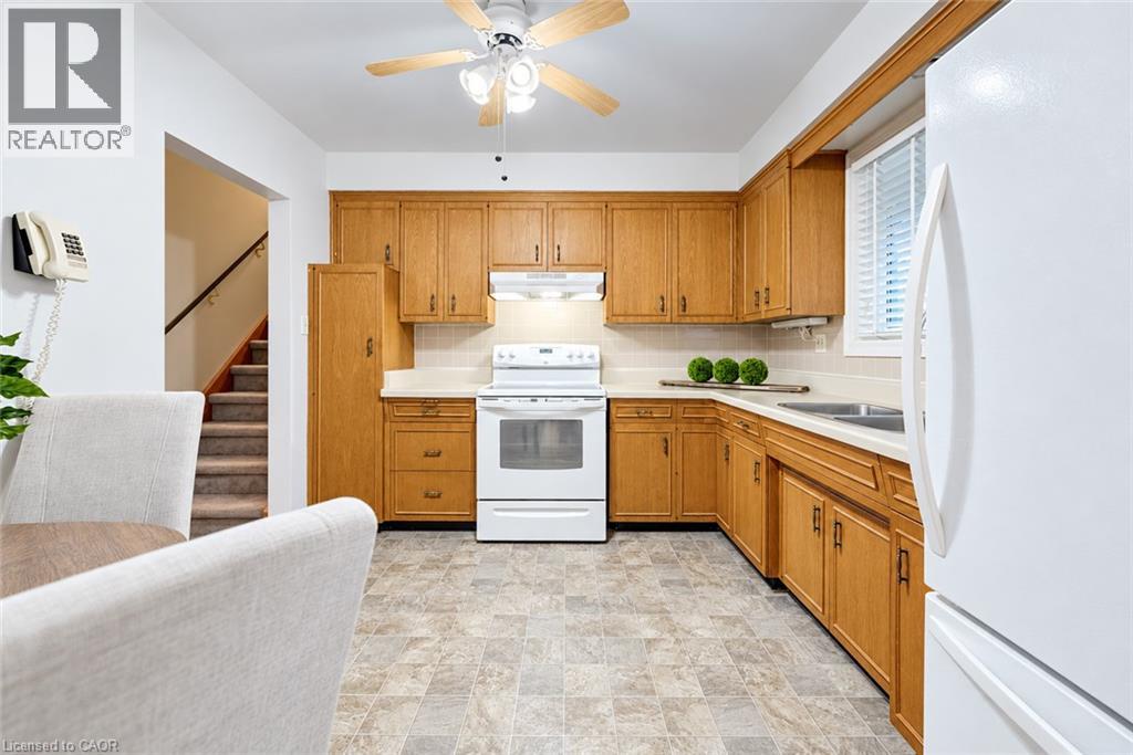 30 Hampton Place, Kitchener, Ontario  N2B 2S3 - Photo 12 - 40872193
