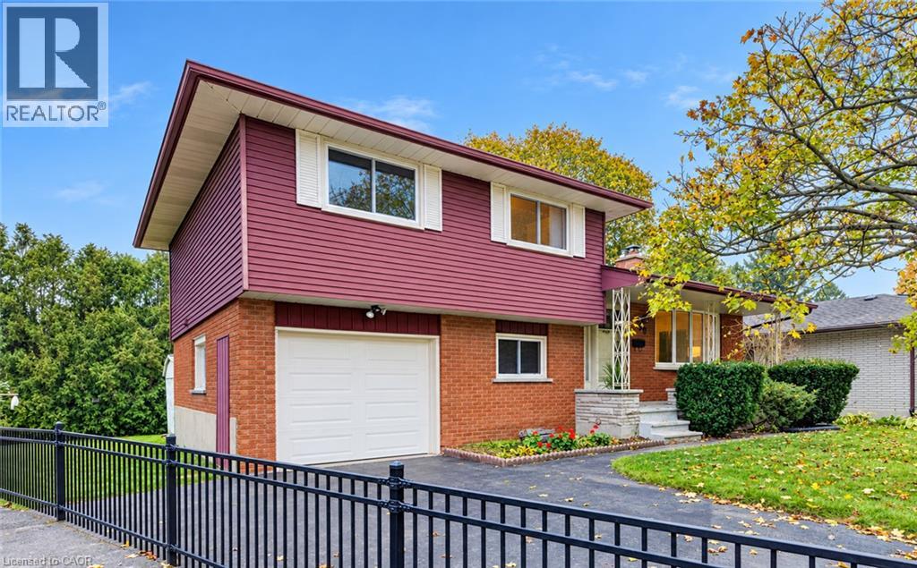 30 Hampton Place, Kitchener, Ontario  N2B 2S3 - Photo 3 - 40872193