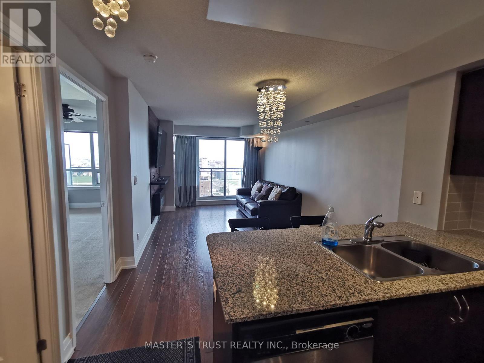 807 - 1060 Sheppard Avenue W, Toronto, Ontario  M3J 0G7 - Photo 3 - W14119314