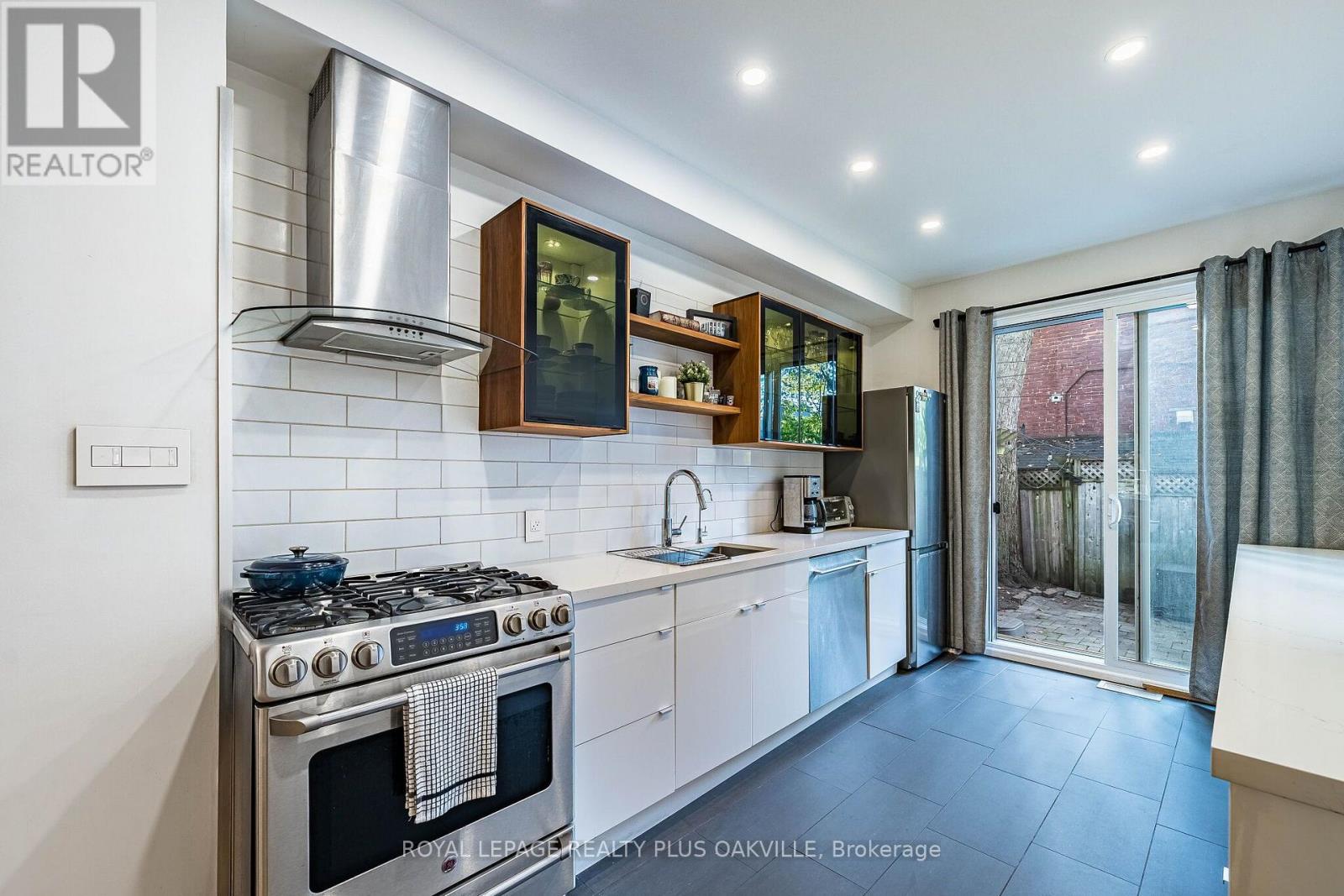 294 Logan Avenue, Toronto, Ontario  M4M 2N7 - Photo 14 - E14119384