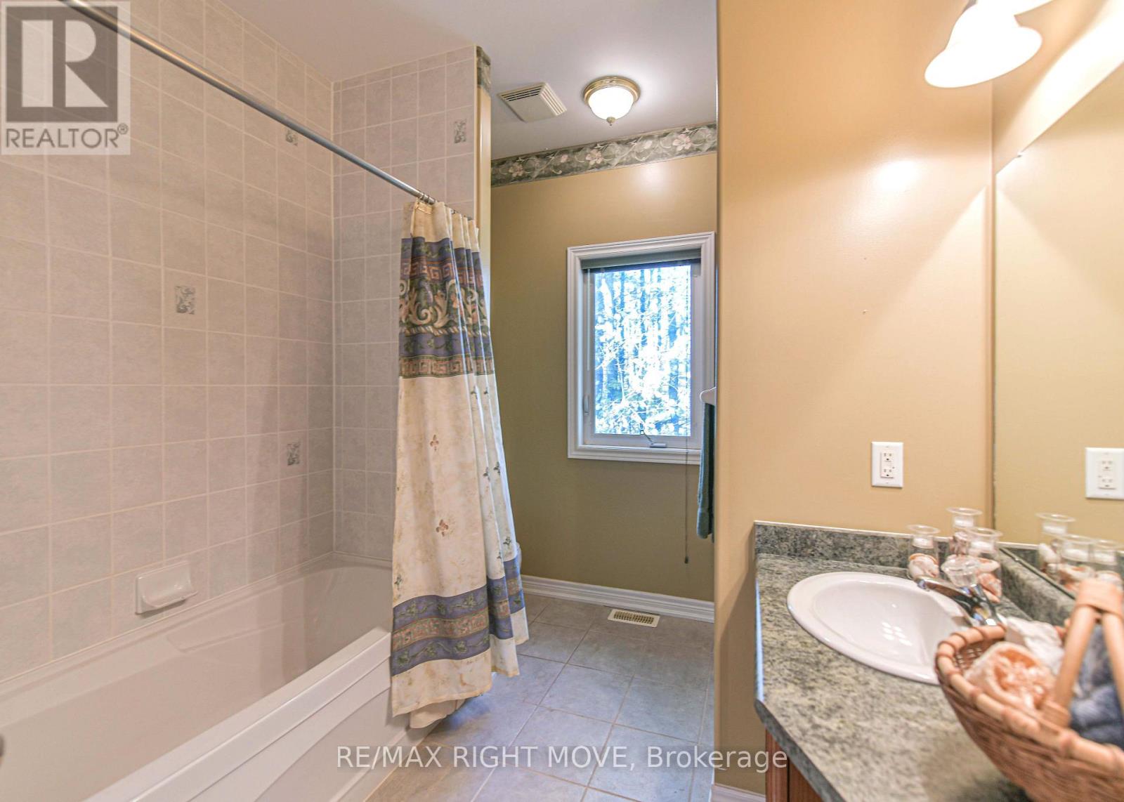 4200 Pine Valley Lane, Severn, Ontario L3V 6H2 - Photo 25 - S14119390