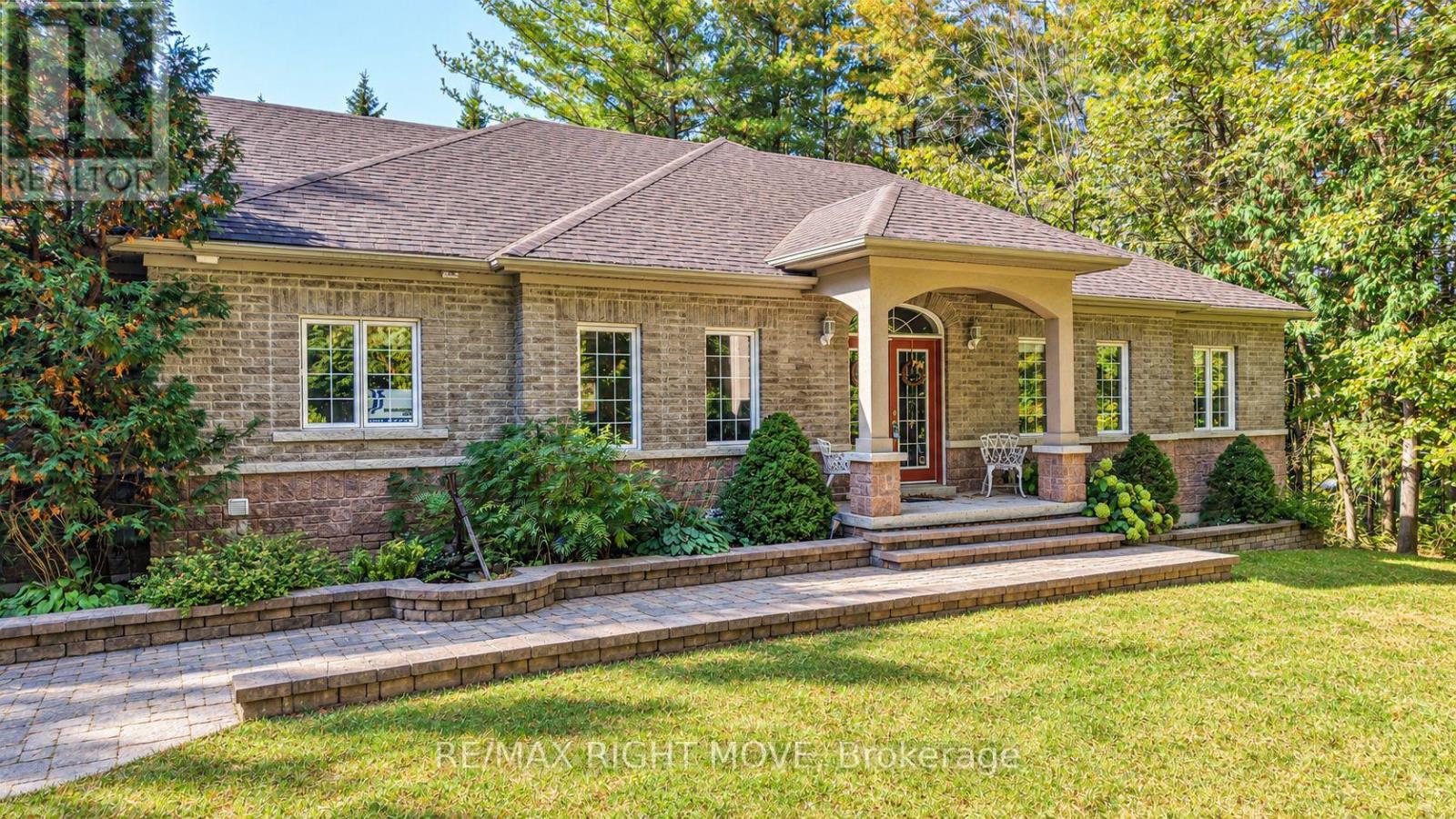 4200 Pine Valley Lane, Severn, Ontario L3V 6H2 - Photo 40 - S14119390