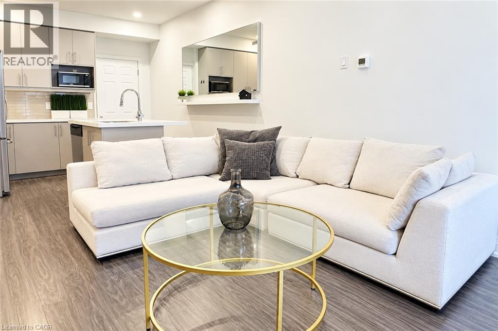 39 Robinson Street N Unit# 10, Grimsby, Ontario  L3M 3C8 - Photo 3 - 40874267