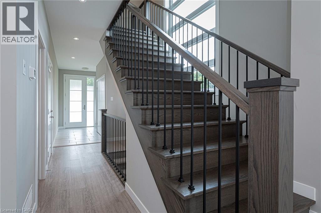 877 Robert Ferrie Drive, Kitchener, Ontario  N2R 0P2 - Photo 6 - 40874162