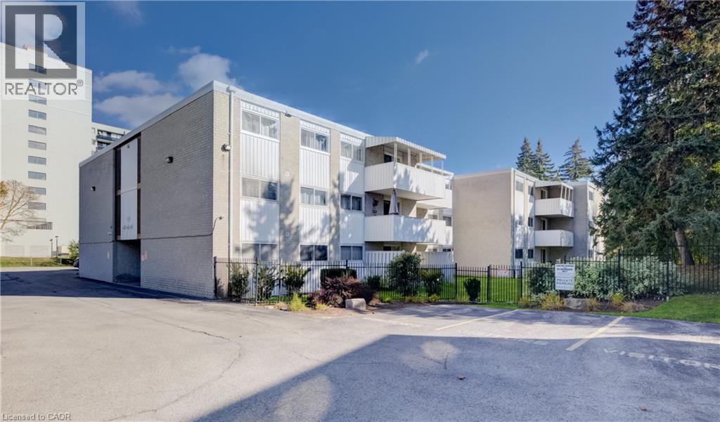24 MOOREGATE Crescent Unit# 202, kitchener, Ontario