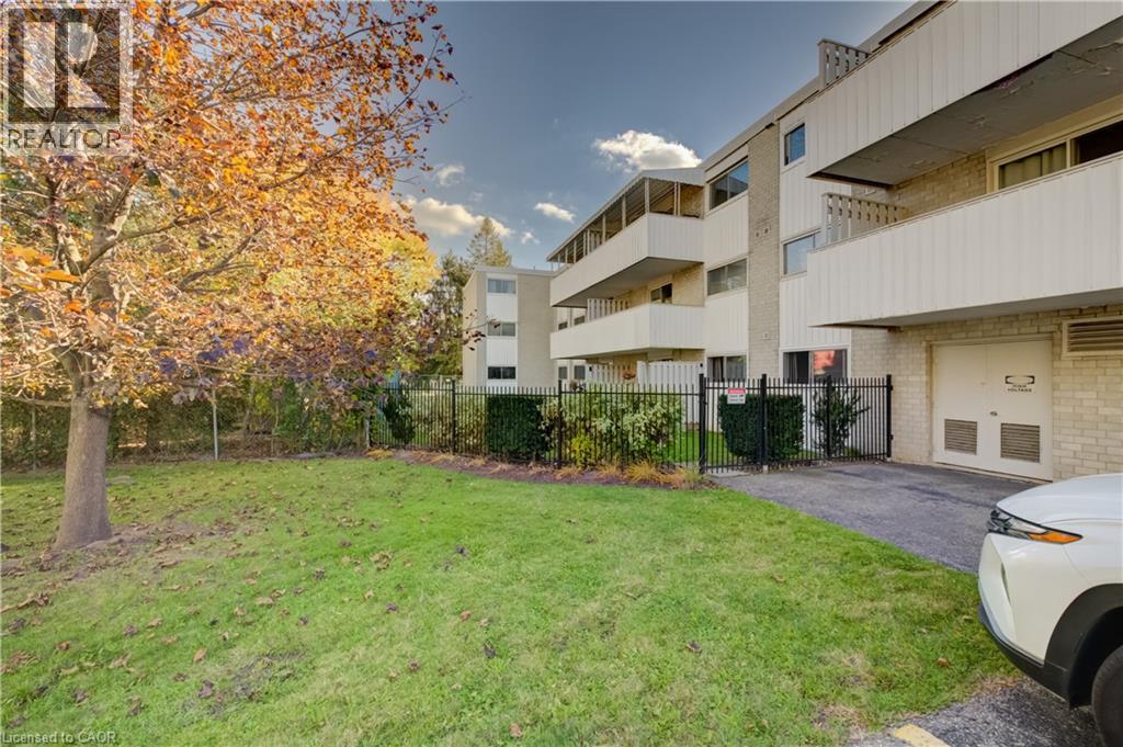 24 Mooregate Crescent Unit# 202, Kitchener, Ontario  N2M 2G1 - Photo 4 - 40873276