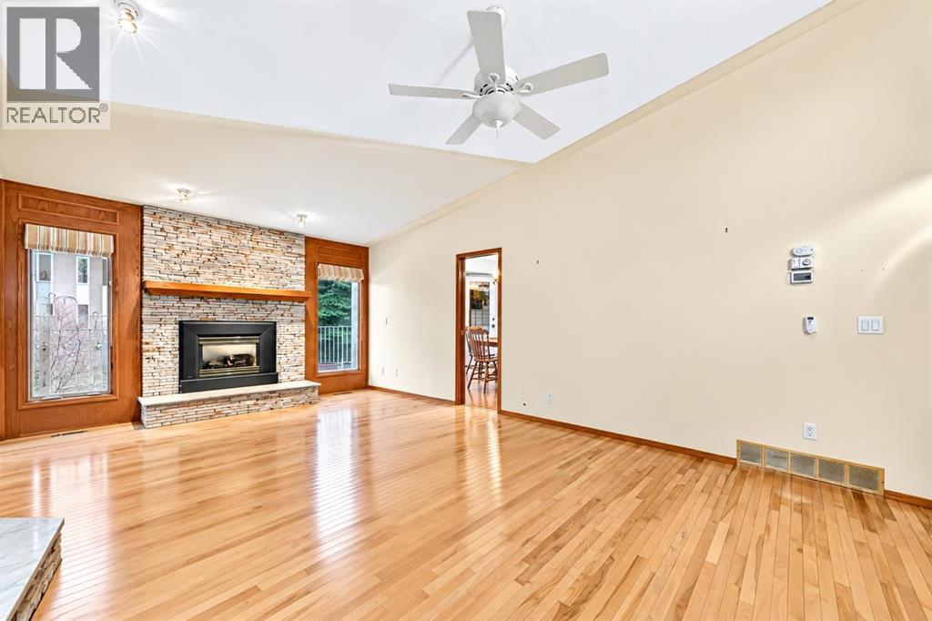 1030 Shawnee Road SW, Calgary, Alberta  T2Y 1W6 - Photo 4 - A2343262