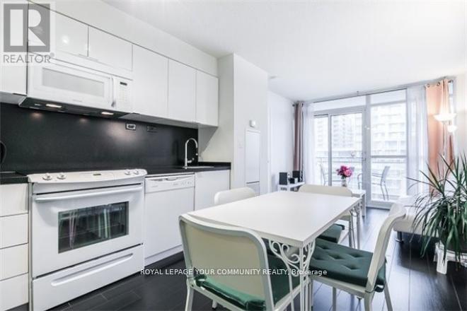902 - 10 Capreol Court, Toronto, Ontario  M5V 4B3 - Photo 2 - C14119534