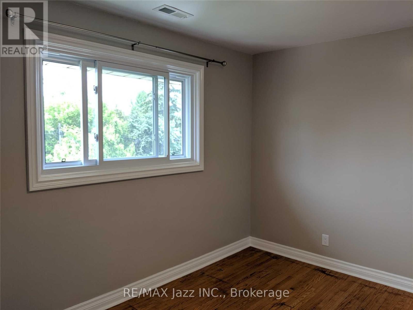 110 Cabot Street, Oshawa, Ontario  L1J 5R7 - Photo 9 - E14119598