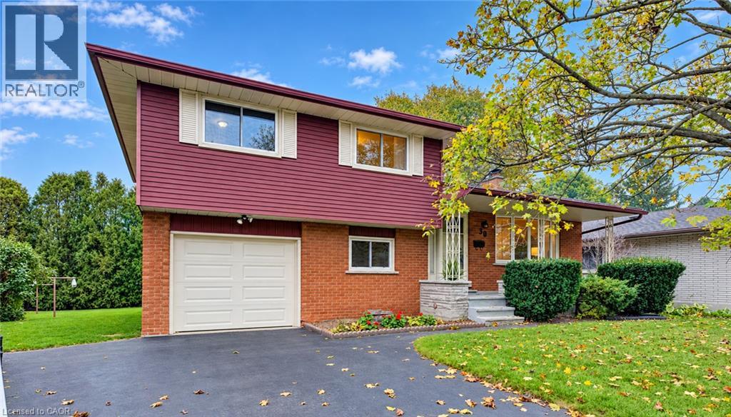 Detached for sale at 30 Hampton Place, Heritage Park, Kitchener, Ontario, photo 2