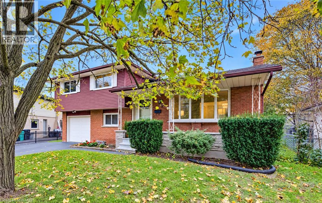 Detached for sale at 30 Hampton Place, Heritage Park, Kitchener, Ontario, photo 4