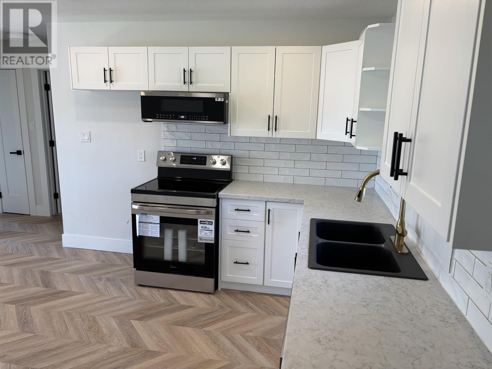 21-23 Thorndale Drive, Charlottetown, Prince Edward Island  C1E 1S8 - Photo 2 - 202622885