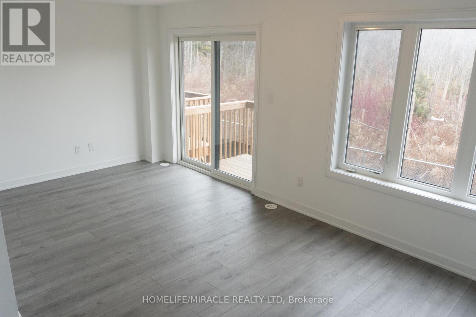 60 Blue Forest Crescent, Barrie (Innis-Shore), Ontario  L9J 0N3 - Photo 5 - S14119574