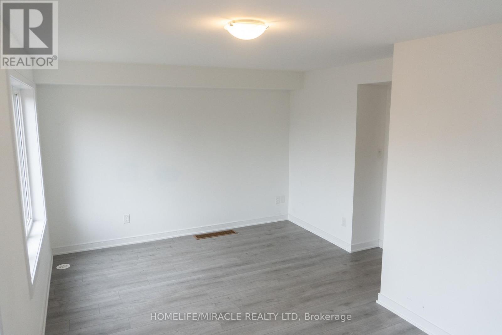 60 Blue Forest Crescent, Barrie (Innis-Shore), Ontario  L9J 0N3 - Photo 7 - S14119574