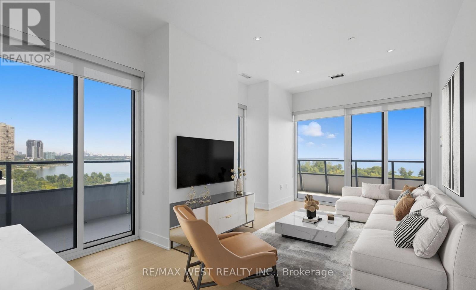702 - 20 Shore Breeze Drive, Toronto, Ontario  M8V 0C7 - Photo 2 - W14118810