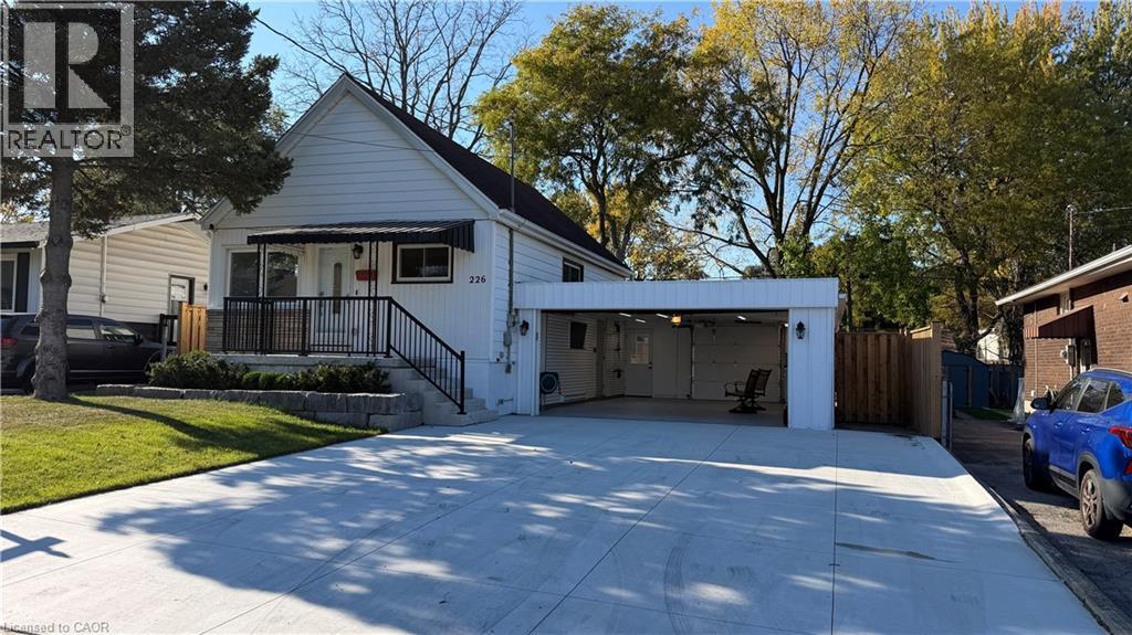 226 West 18th Street, Hamilton, Ontario  L9C 4G9 - Photo 2 - 40874203