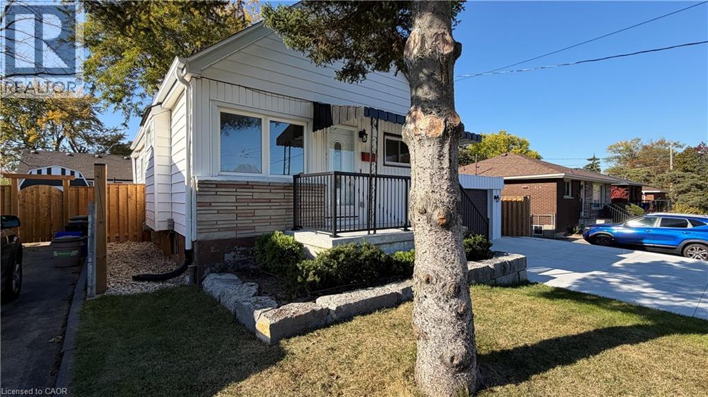 226 West 18th Street, Hamilton, Ontario  L9C 4G9 - Photo 3 - 40874203