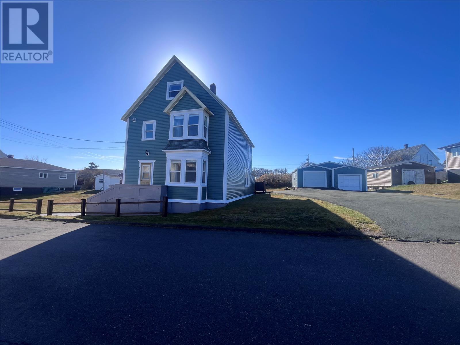 5 Seaview Street, Grand Bank — photo 2