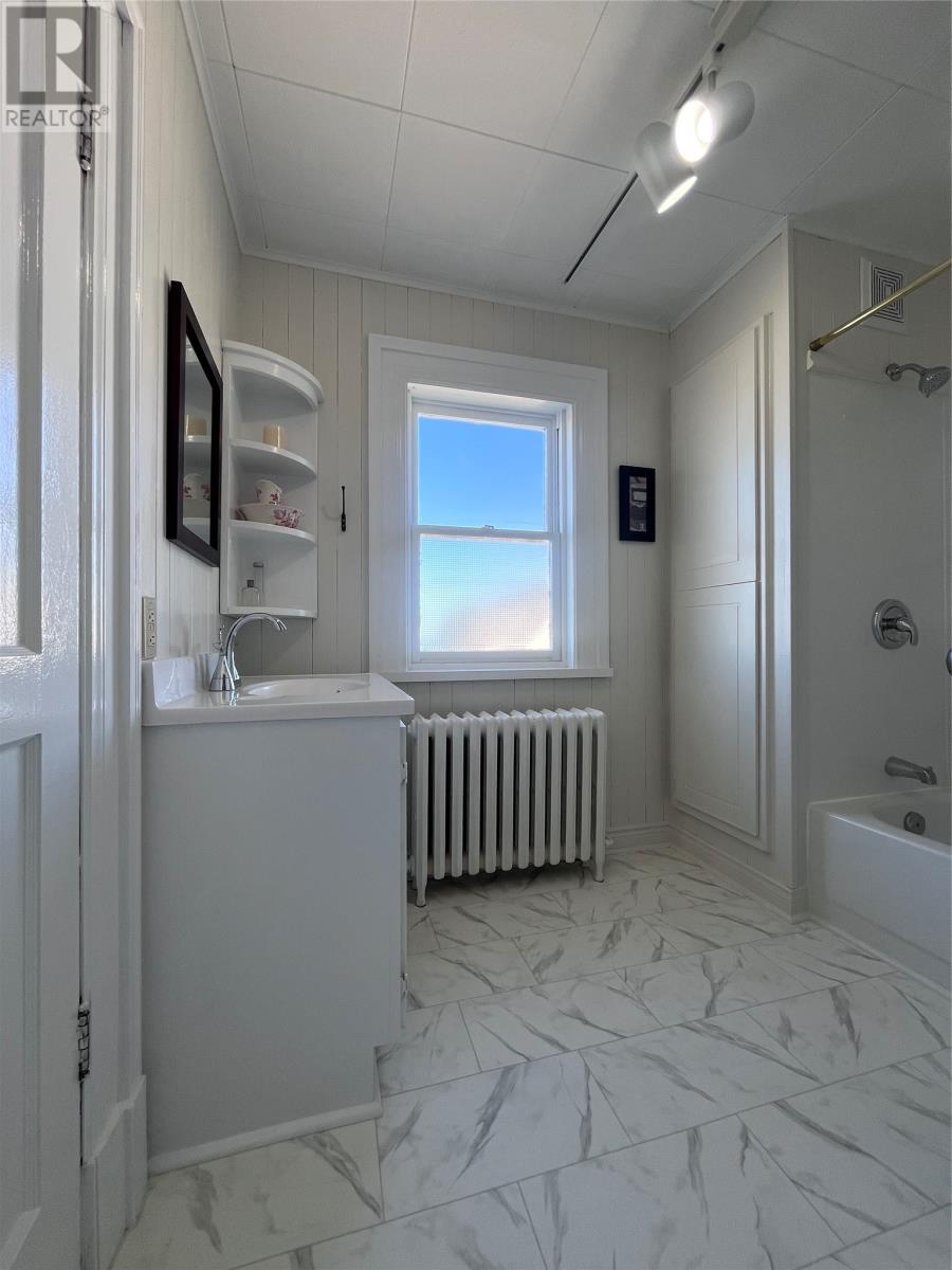 5 Seaview Street, Grand Bank — photo 33