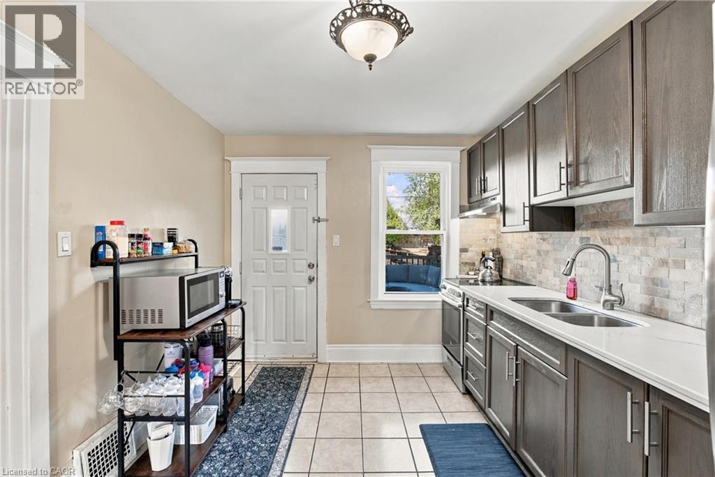153 Albany Avenue, Hamilton, Ontario  L8H 2H7 - Photo 15 - 40873341