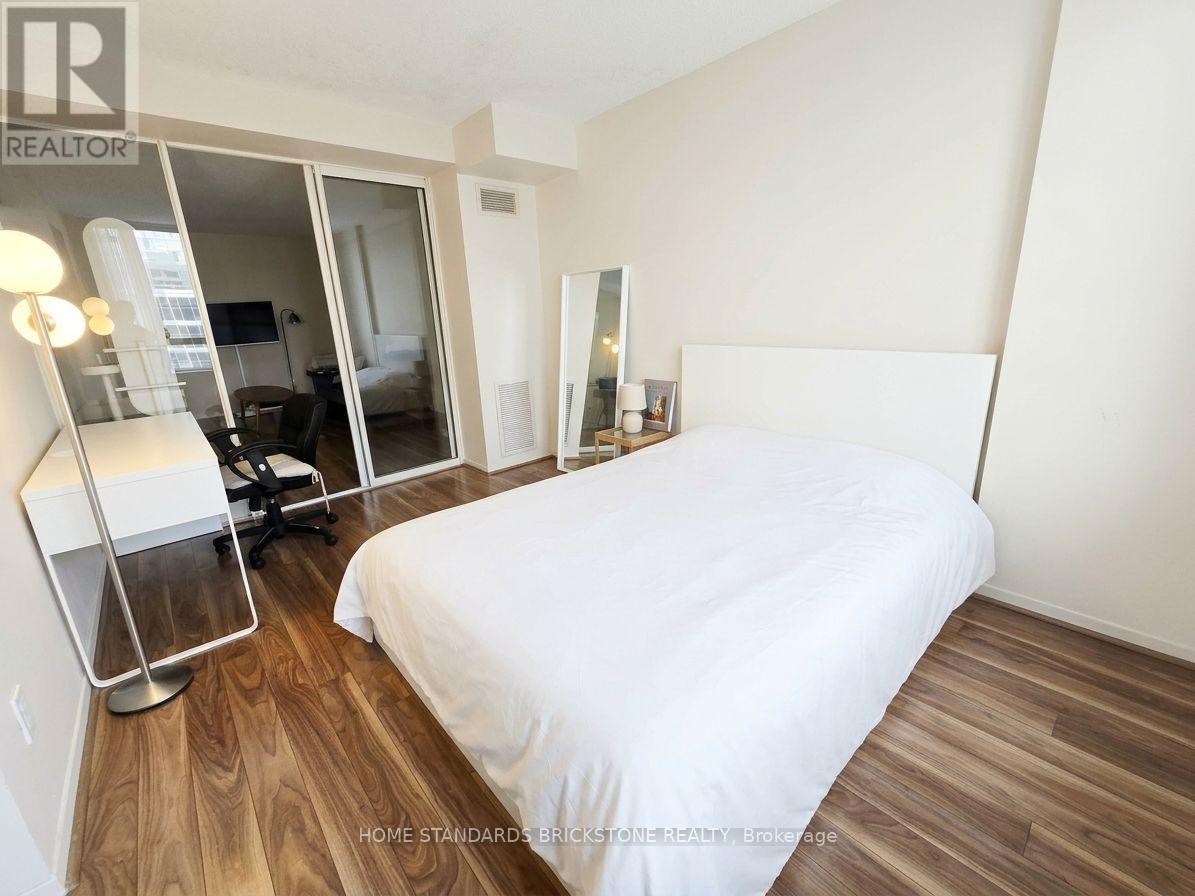 2421 - 633 Bay Street, Toronto, Ontario  M5G 2G4 - Photo 10 - C14119618