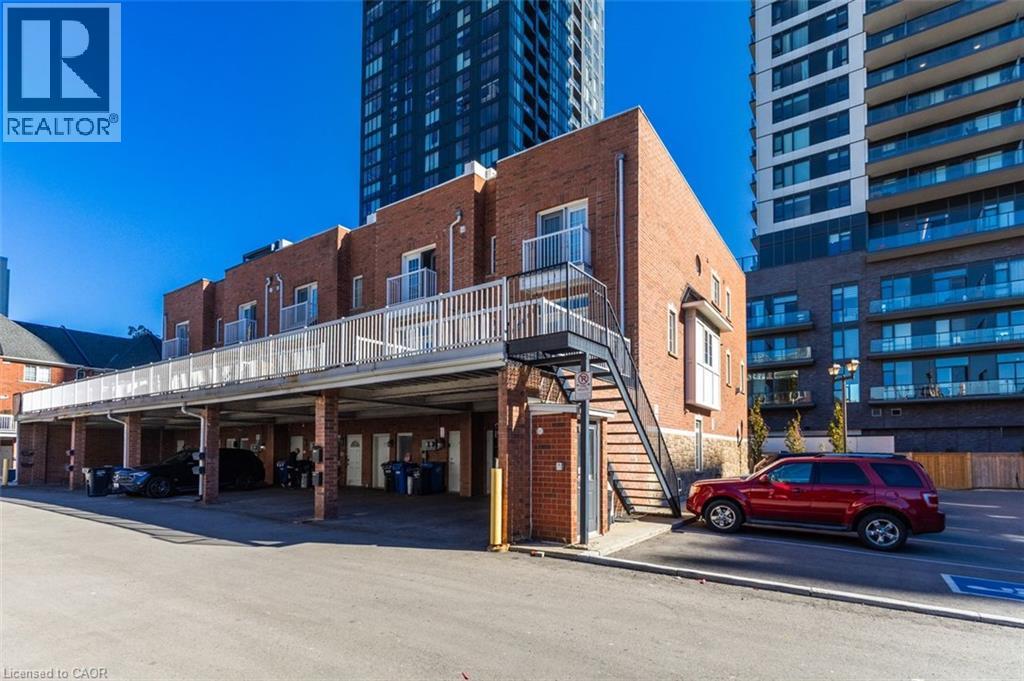 2090 Bates Common, Burlington, Ontario  L7R 0A5 - Photo 2 - 40873828