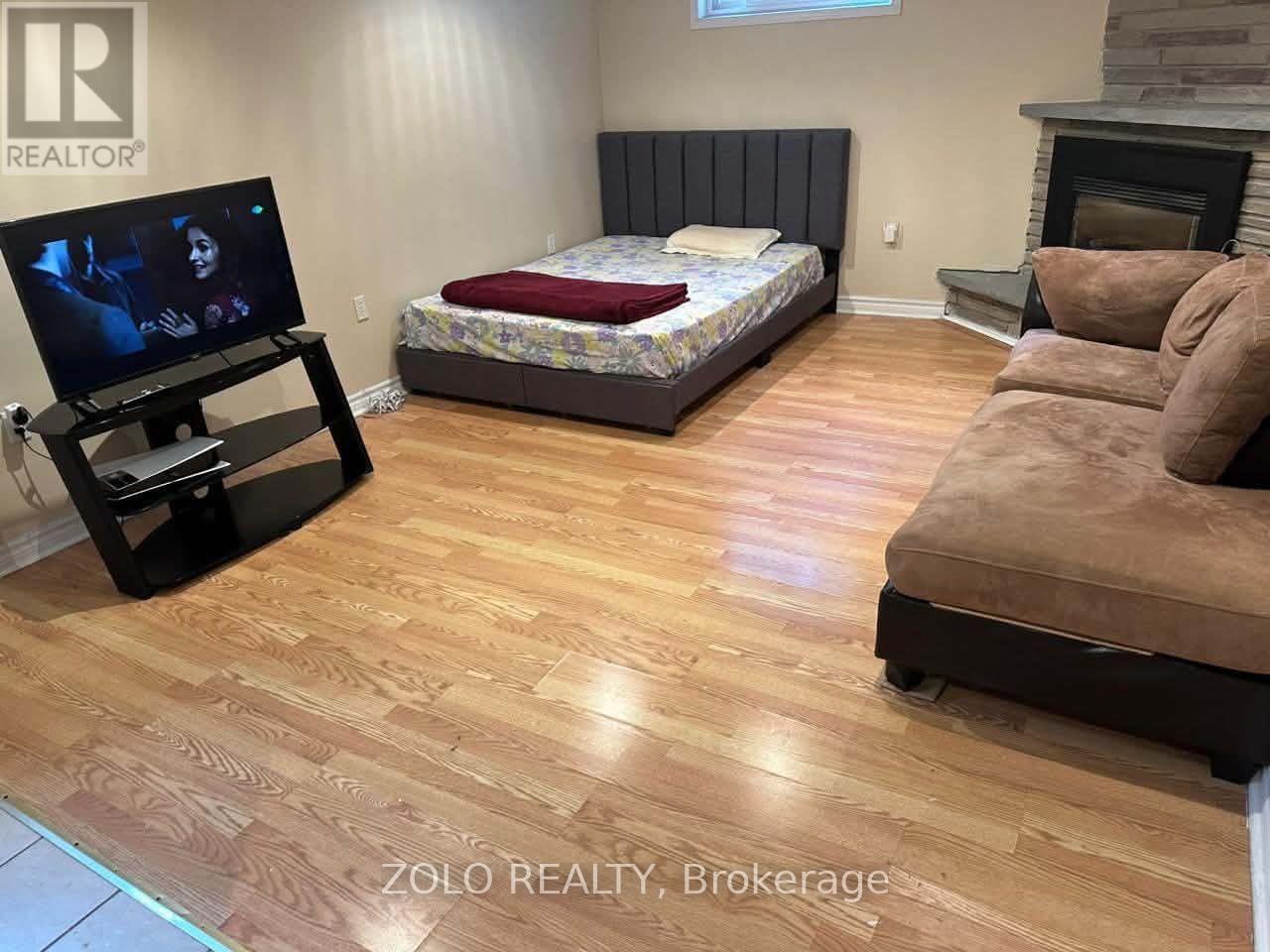 12 Quinby Court, Toronto (Thistletown-Beaumonde Heights), Ontario  M9V 2V3 - Photo 3 - W14119712