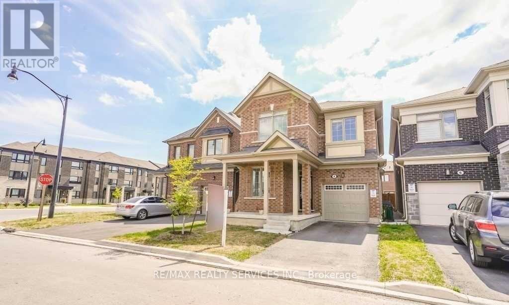 4 Divers Road, Brampton (Northwest Brampton), Ontario  L7A 5C8 - Photo 2 - W14119820