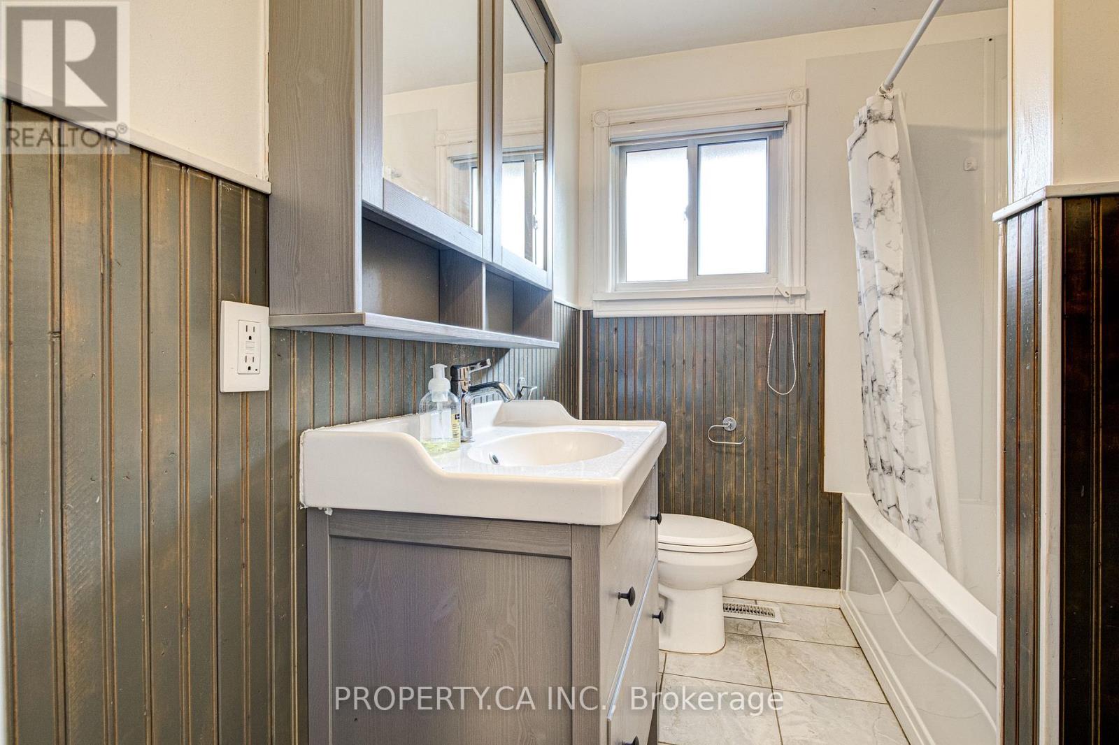 71 Highpark Avenue, Kitchener, Ontario  N2C 2C3 - Photo 29 - X14119658