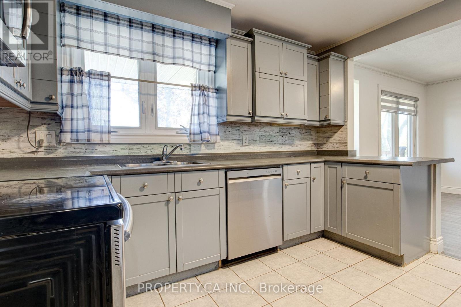 71 Highpark Avenue, Kitchener, Ontario  N2C 2C3 - Photo 9 - X14119658