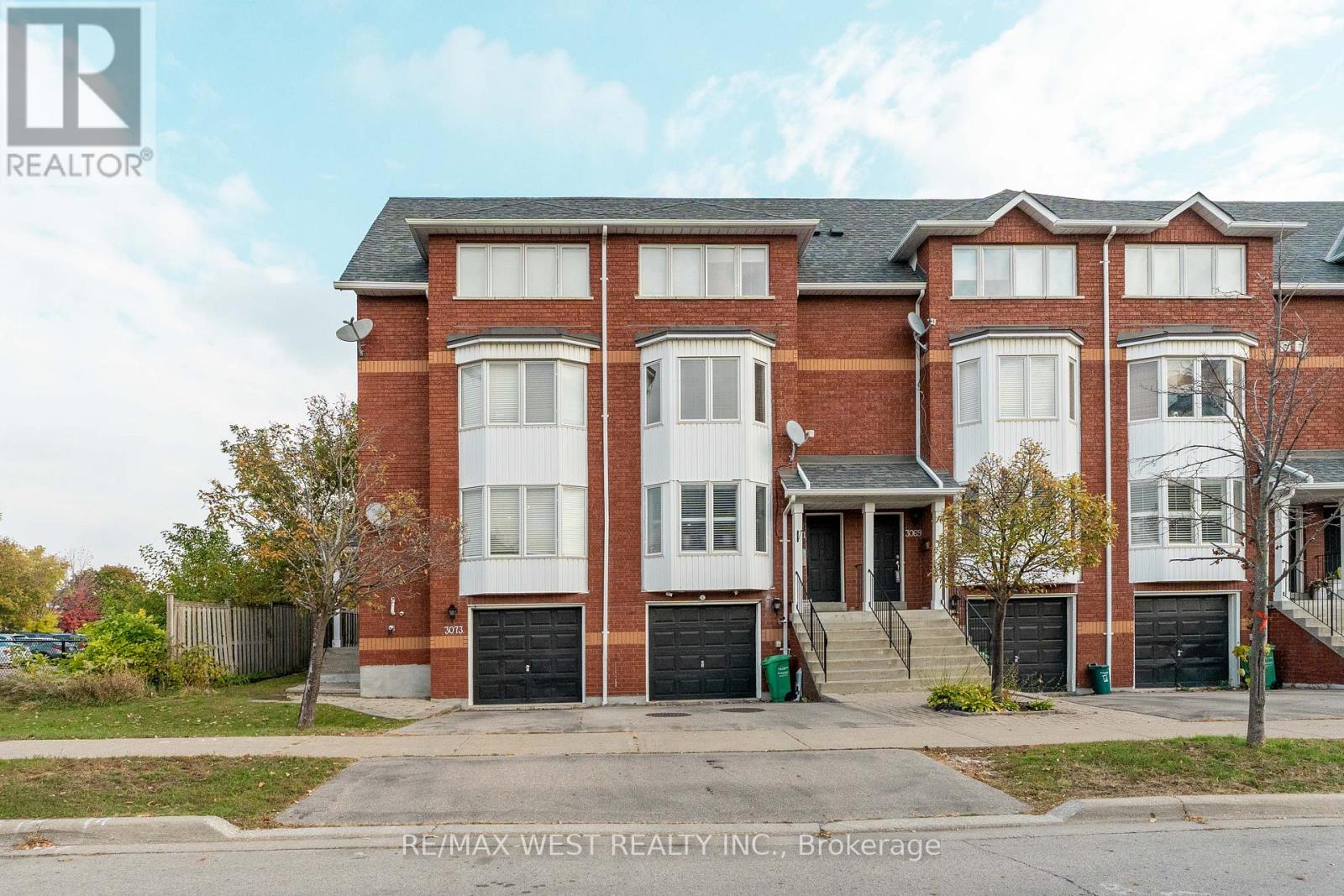 27 - 3073 Cook Street, Mississauga, Ontario  L5B 4J6 - Photo 3 - W14116524