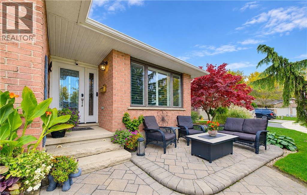 18 Cumberland Place, Kitchener, Ontario  N2N 2W1 - Photo 3 - 40873869