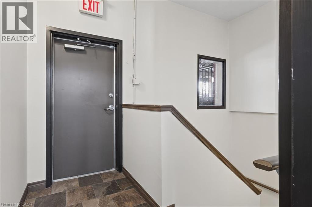 2090 Bates Common, Burlington, Ontario  L7R 0A5 - Photo 44 - 40873821