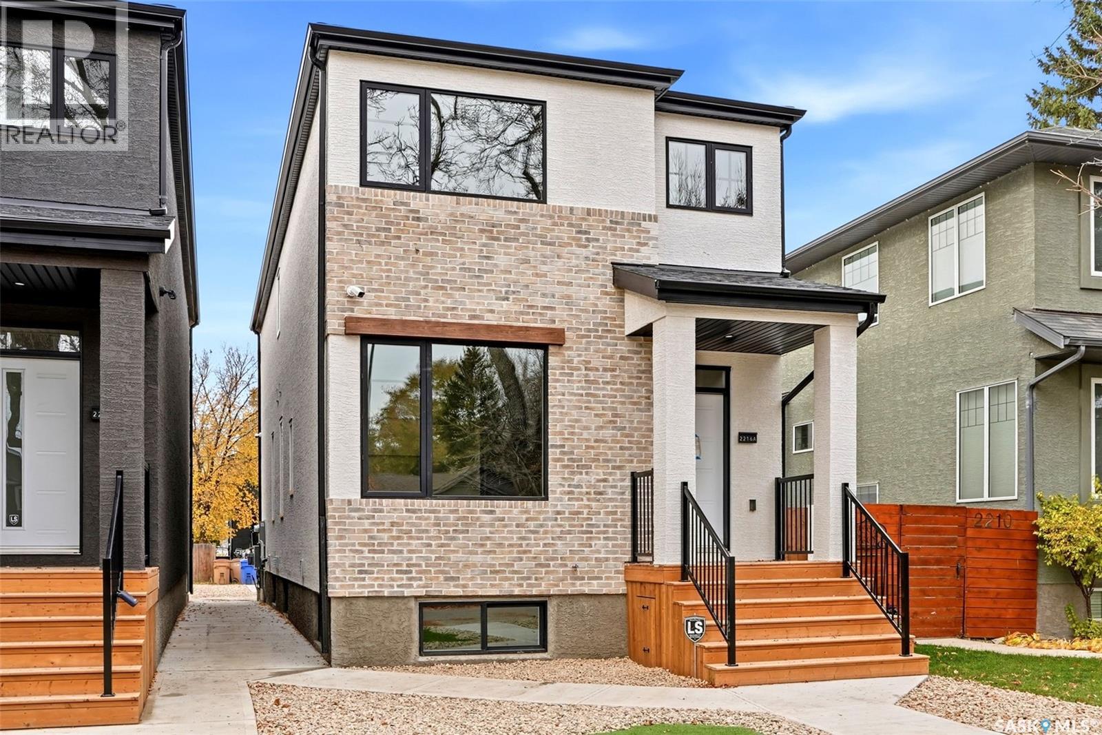 2216 King Street, Regina, Saskatchewan  S4T 4H1 - Photo 2 - SK052009