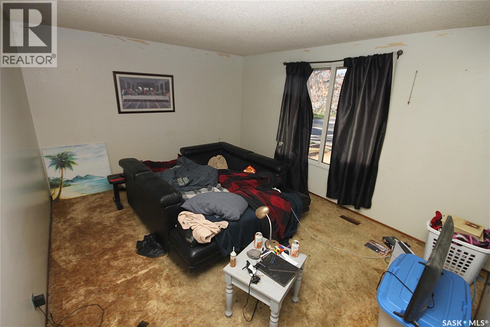 82 Osborne Crescent, Regina, Saskatchewan S4R 5J1 - Photo 7 - SK051985