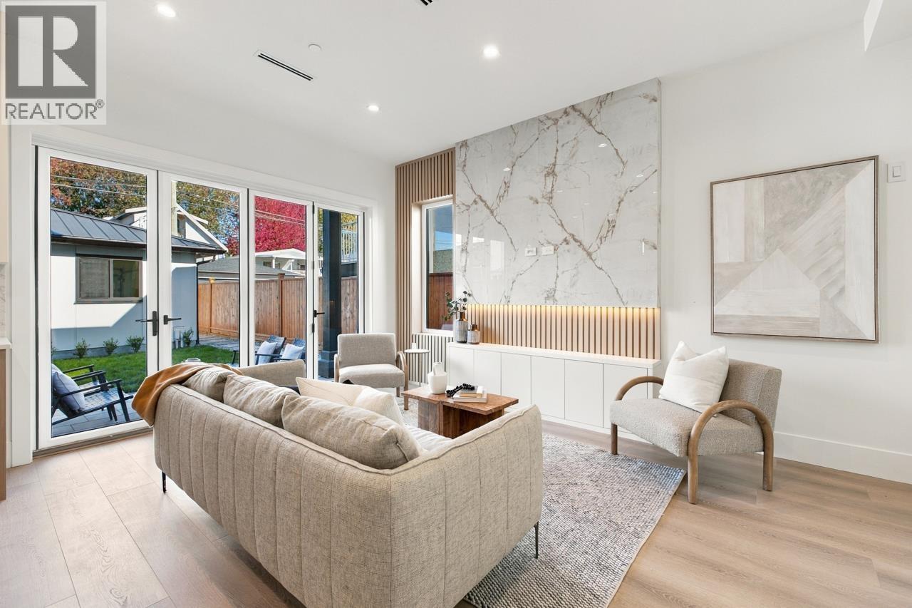 2 841 E 39th Avenue, Vancouver, British Columbia  V5W 1K7 - Photo 3 - R3178756