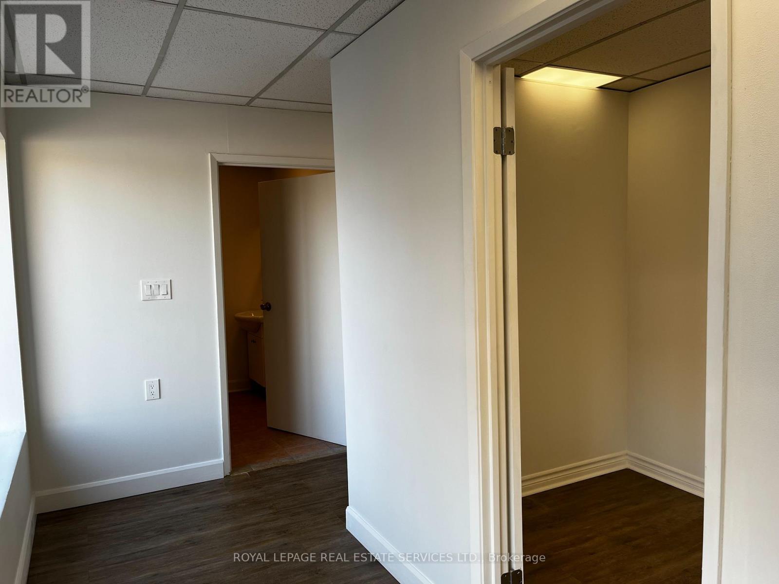 2 - 896 Burnhamthorpe Road W, Mississauga, Ontario  L5C 2S3 - Photo 12 - W14085652