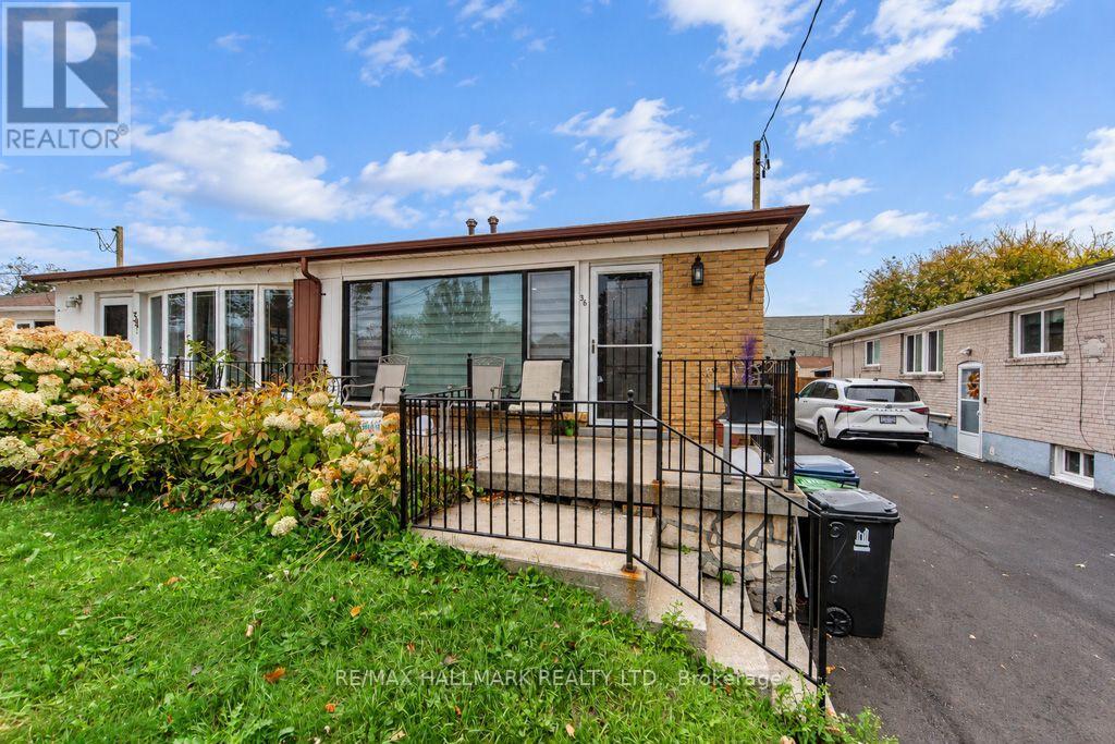 36 Huddleston Court, Toronto (Clairlea-Birchmount), Ontario  M1L 4L2 - Photo 2 - E14120026