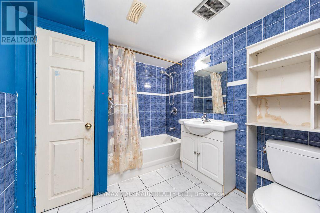 36 Huddleston Court, Toronto (Clairlea-Birchmount), Ontario  M1L 4L2 - Photo 38 - E14120026