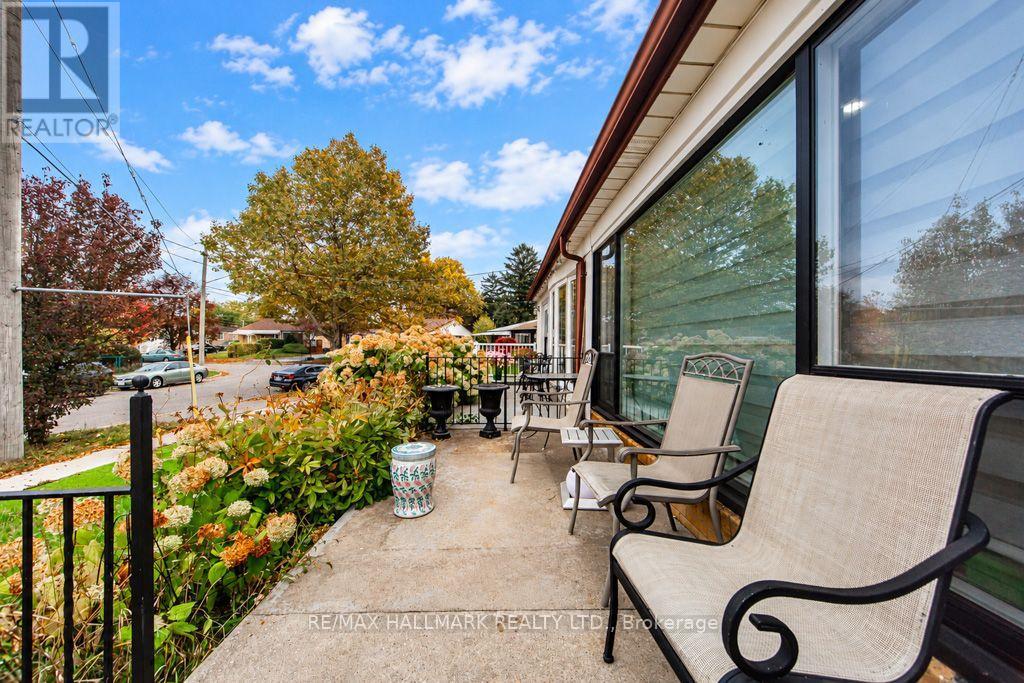 36 Huddleston Court, Toronto (Clairlea-Birchmount), Ontario  M1L 4L2 - Photo 4 - E14120026