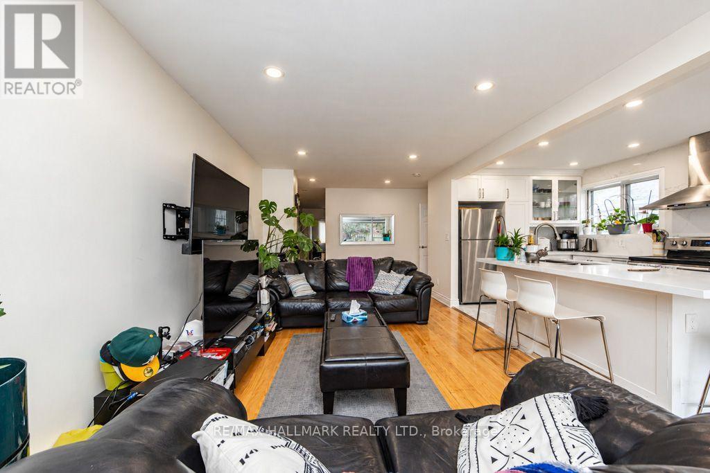 36 Huddleston Court, Toronto (Clairlea-Birchmount), Ontario  M1L 4L2 - Photo 9 - E14120026