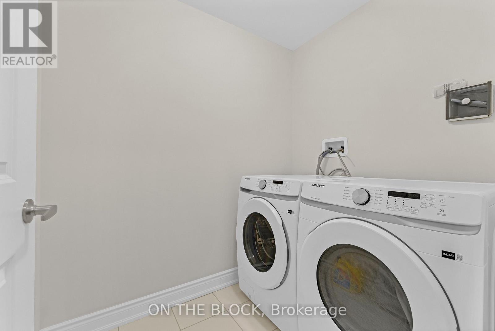 3347 Sixth Line, Oakville, Ontario  L6H 0Y7 - Photo 5 - W14120022