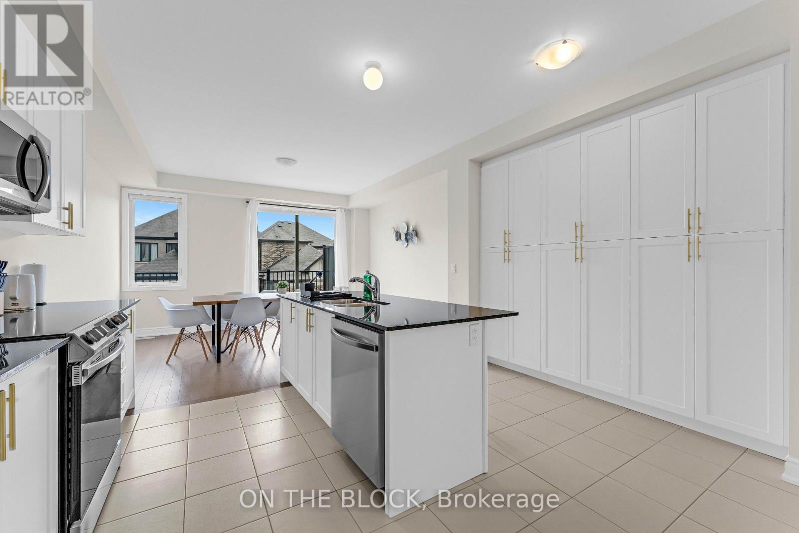 3347 Sixth Line, Oakville, Ontario  L6H 0Y7 - Photo 9 - W14120022