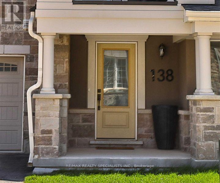 138 Stork Street, Oakville, Ontario  L6H 0X9 - Photo 2 - W14120048