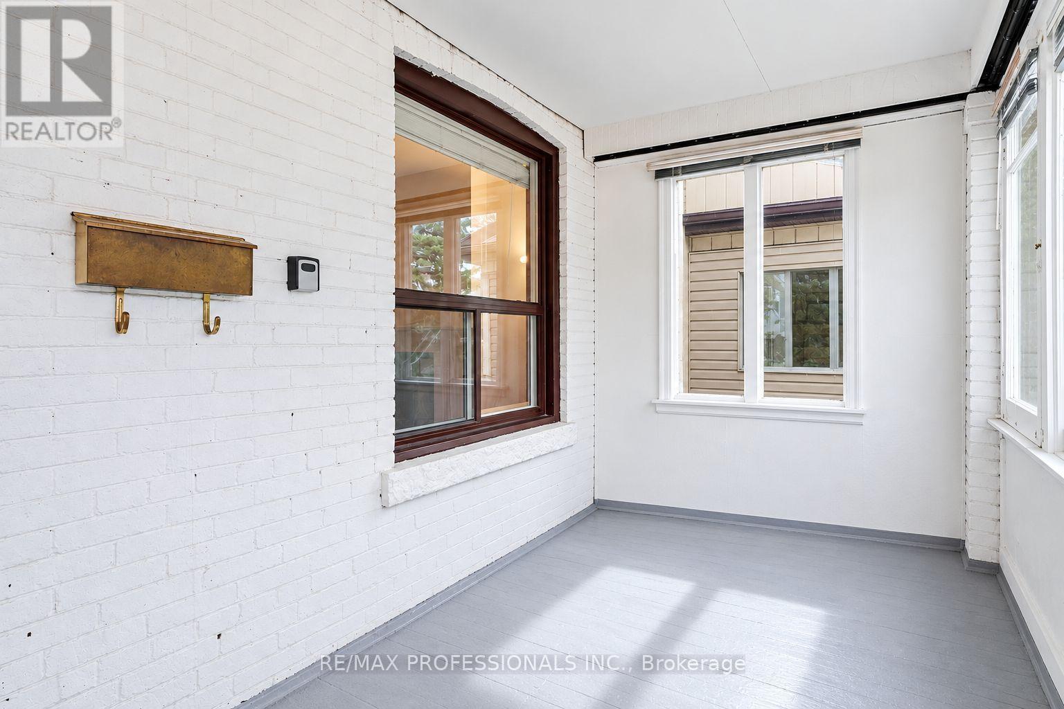 227 Montrose Avenue, Toronto, Ontario  M6G 3G6 - Photo 4 - C14030820