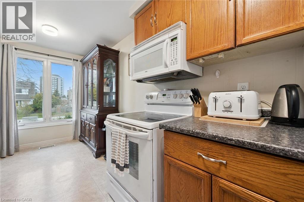 32 Jansen Avenue, Kitchener, Ontario  N2A 2L3 - Photo 7 - 40871594