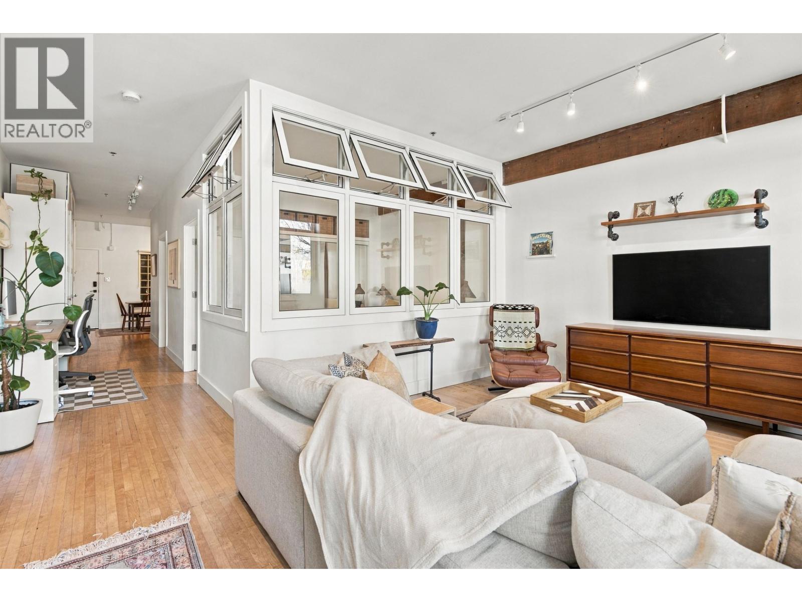 202 2556 E Hastings Street, Vancouver, British Columbia  V5K 1Z3 - Photo 2 - R3178606