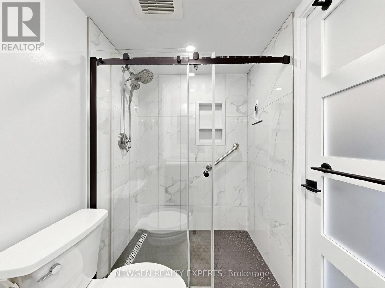 2304 - 215 Wynford Drive, Toronto, Ontario  M3C 3P5 - Photo 32 - C14120180