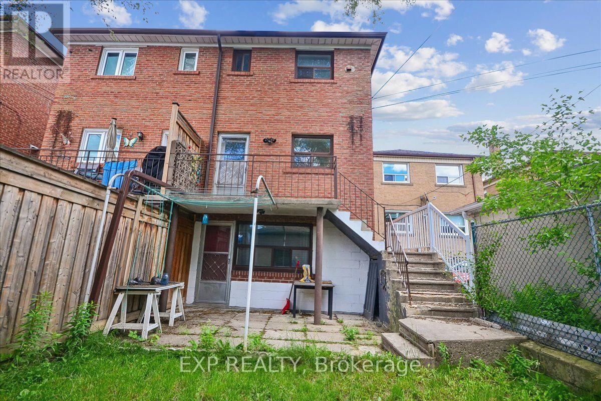346 Westmount Avenue, Toronto, Ontario  M6E 3N2 - Photo 12 - C14120262